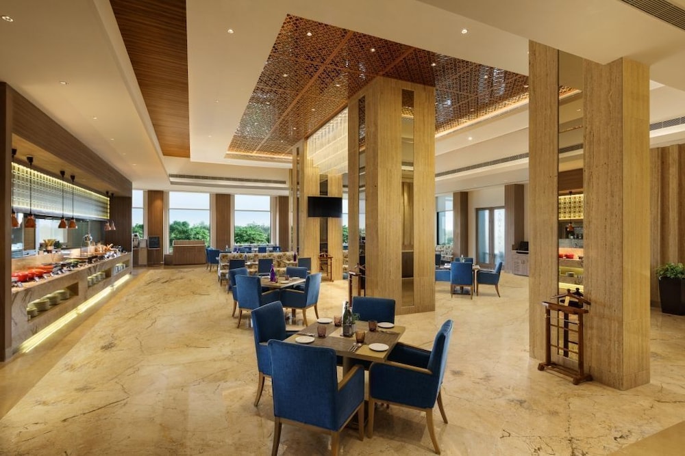 Sandal Suites Op. By Lemon Tree Hotels 38/50