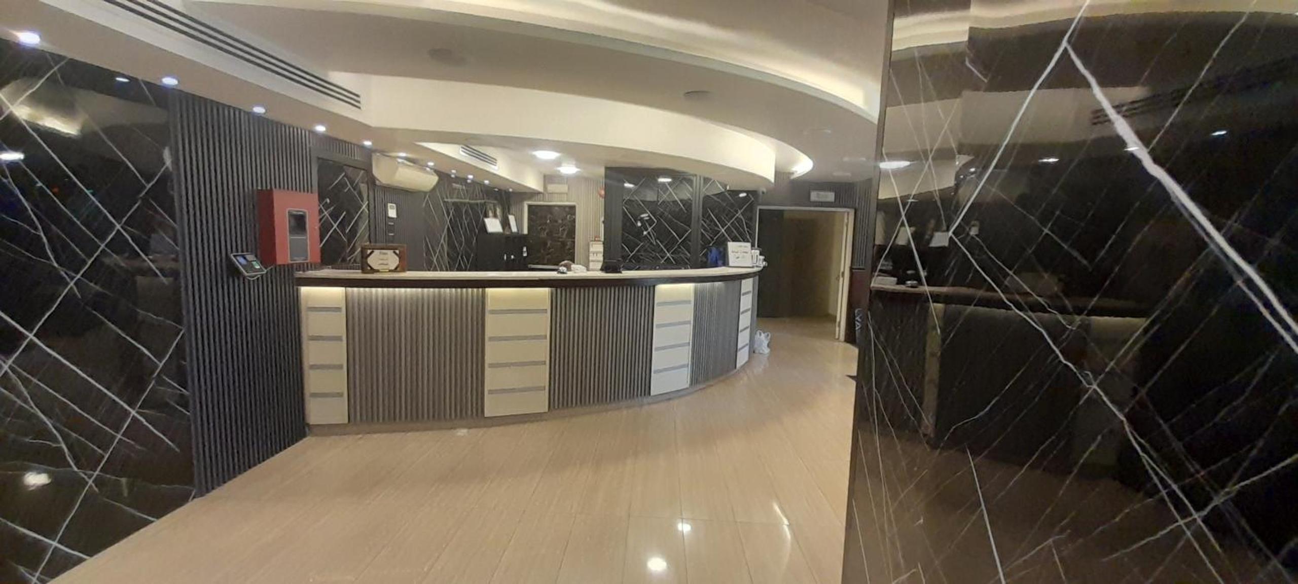 Balcony Hotel and Suites 3/49
