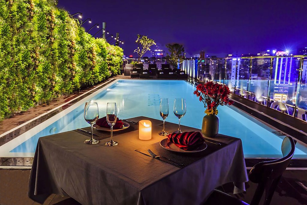 Happy Life Grand Hotel and Sky Bar in SAIGON / HO CHI MINH CITY