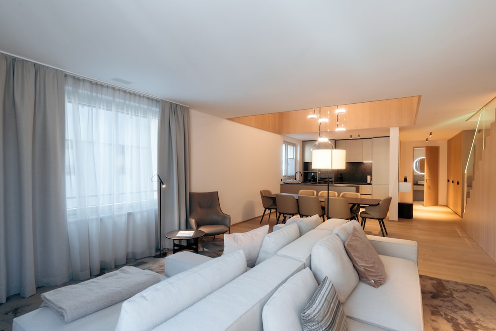 شقة ديلوكس بسريرين كوين بغرفتي نوم مع أريكة، Andermatt Alpine Apartments 3/9