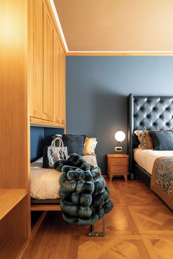 Ambra Cortina Luxury Fashion Boutique Hotel 44/55