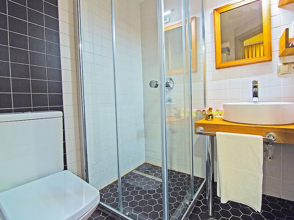 Kuzen Otel - Adults Only 50/50