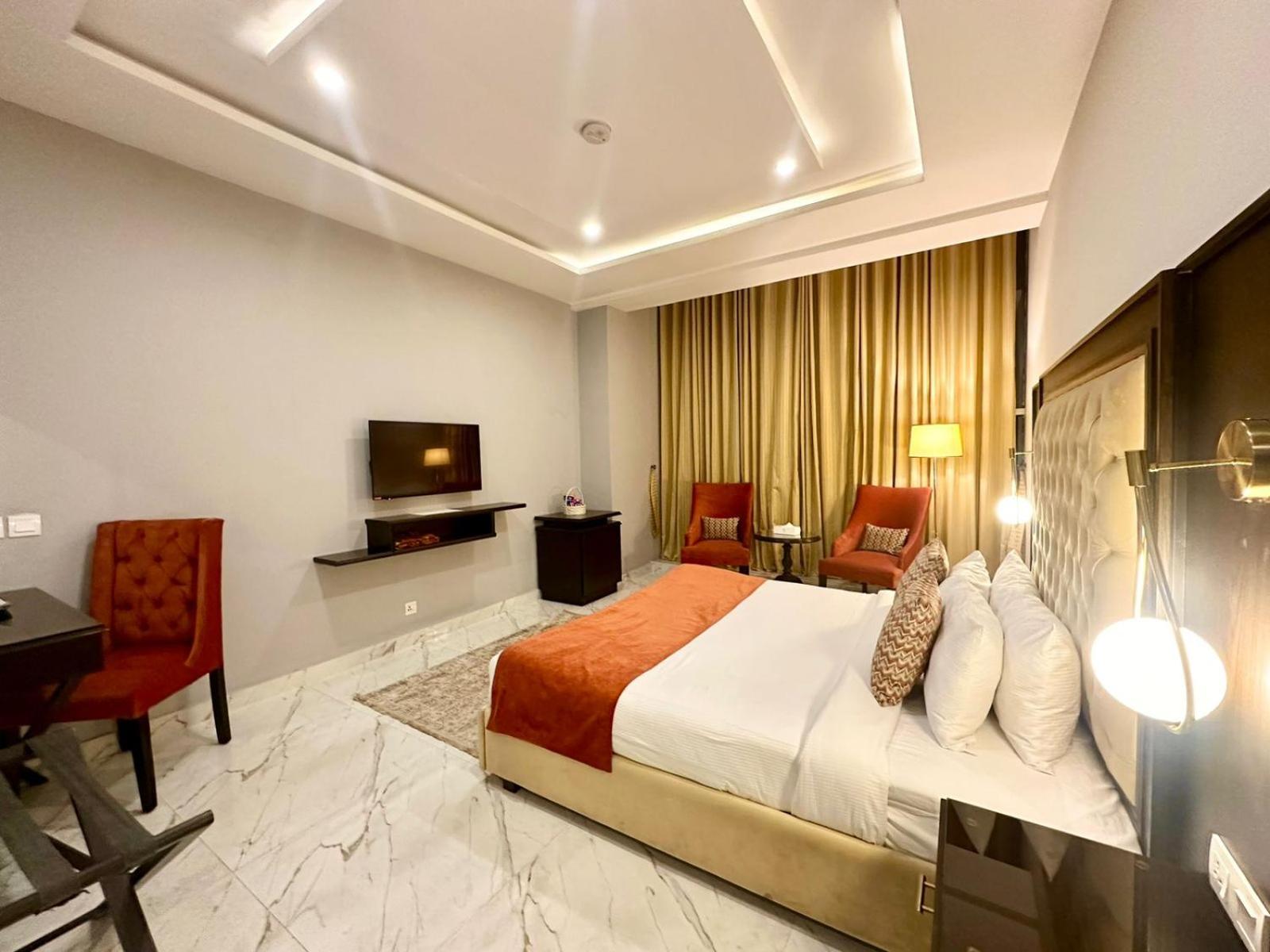 Faletti's Grand MM Alam Road 28/60
