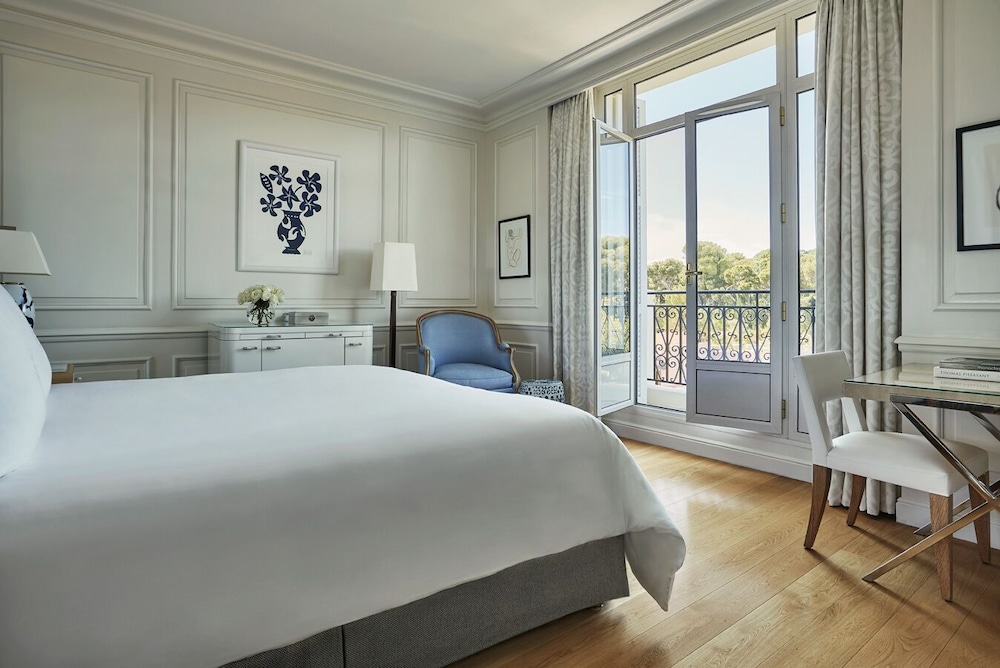 Superior, King Bed, Pinewood View