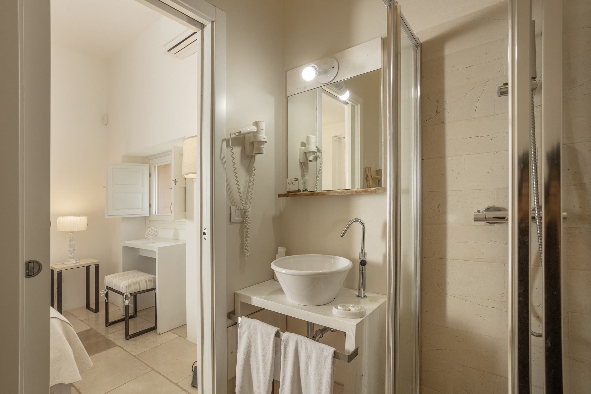 Bathroom at Masseria Mongio dell Elefante, OTRANTO