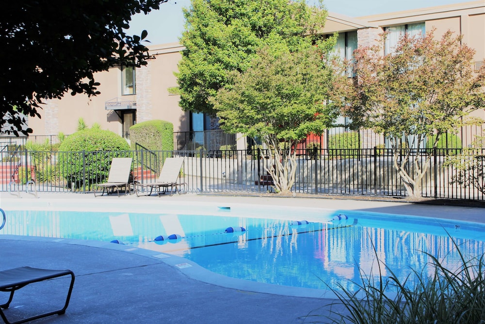 Best Western Plus Burlington 48/49