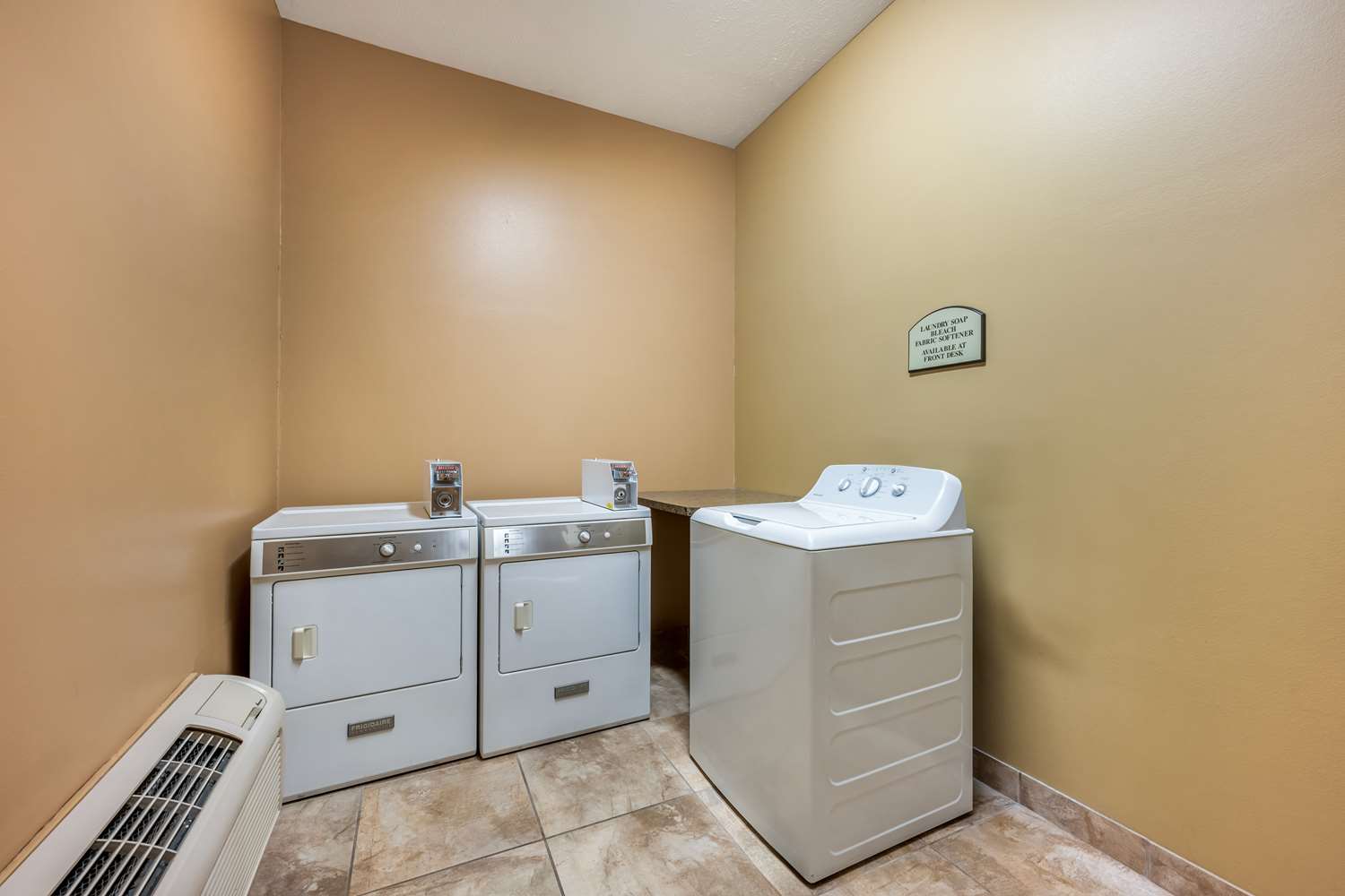 Best Western Plus Grand Island Inn & Suites 8/15