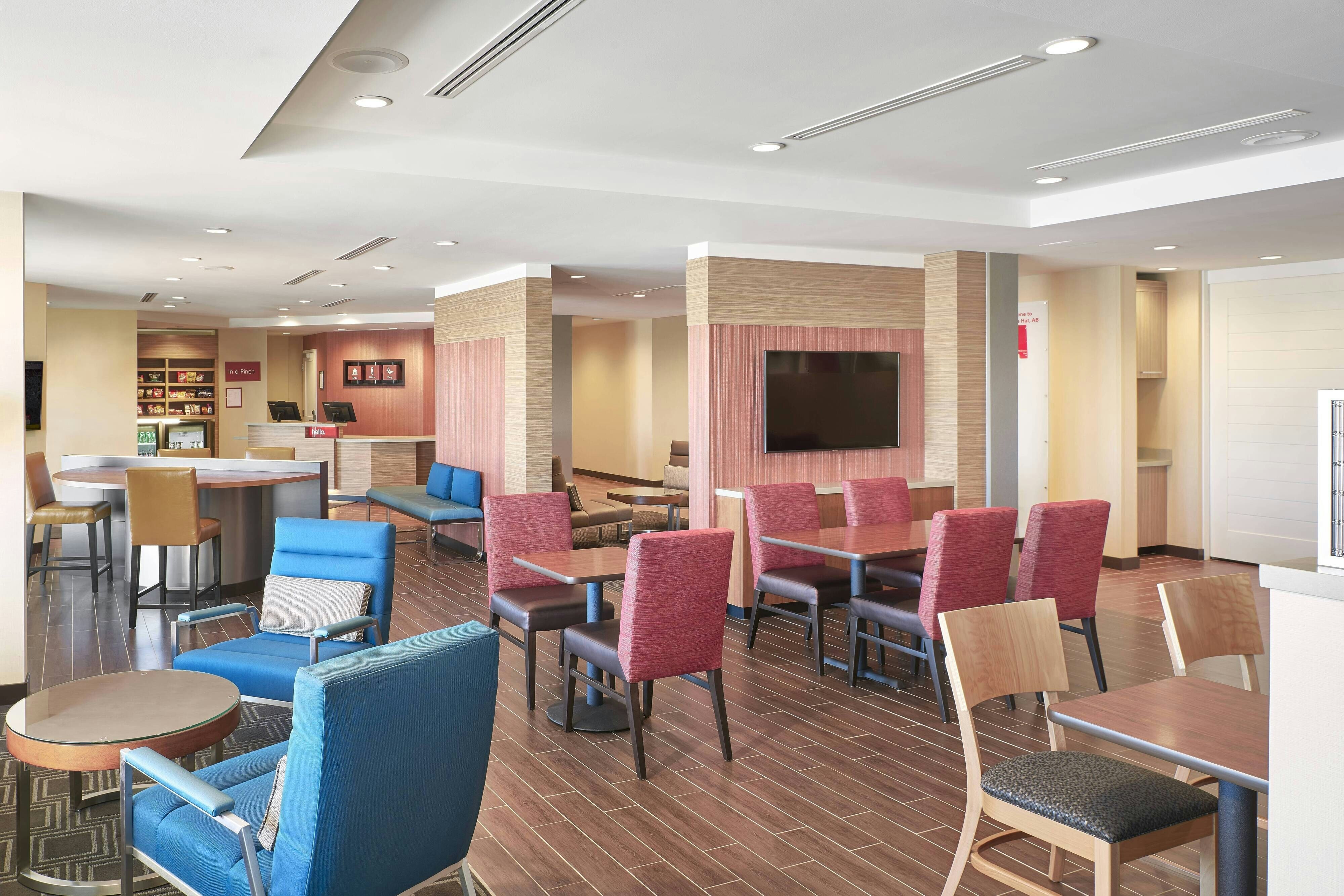 TownePlace Suites by Marriott Medicine Hat 10/12