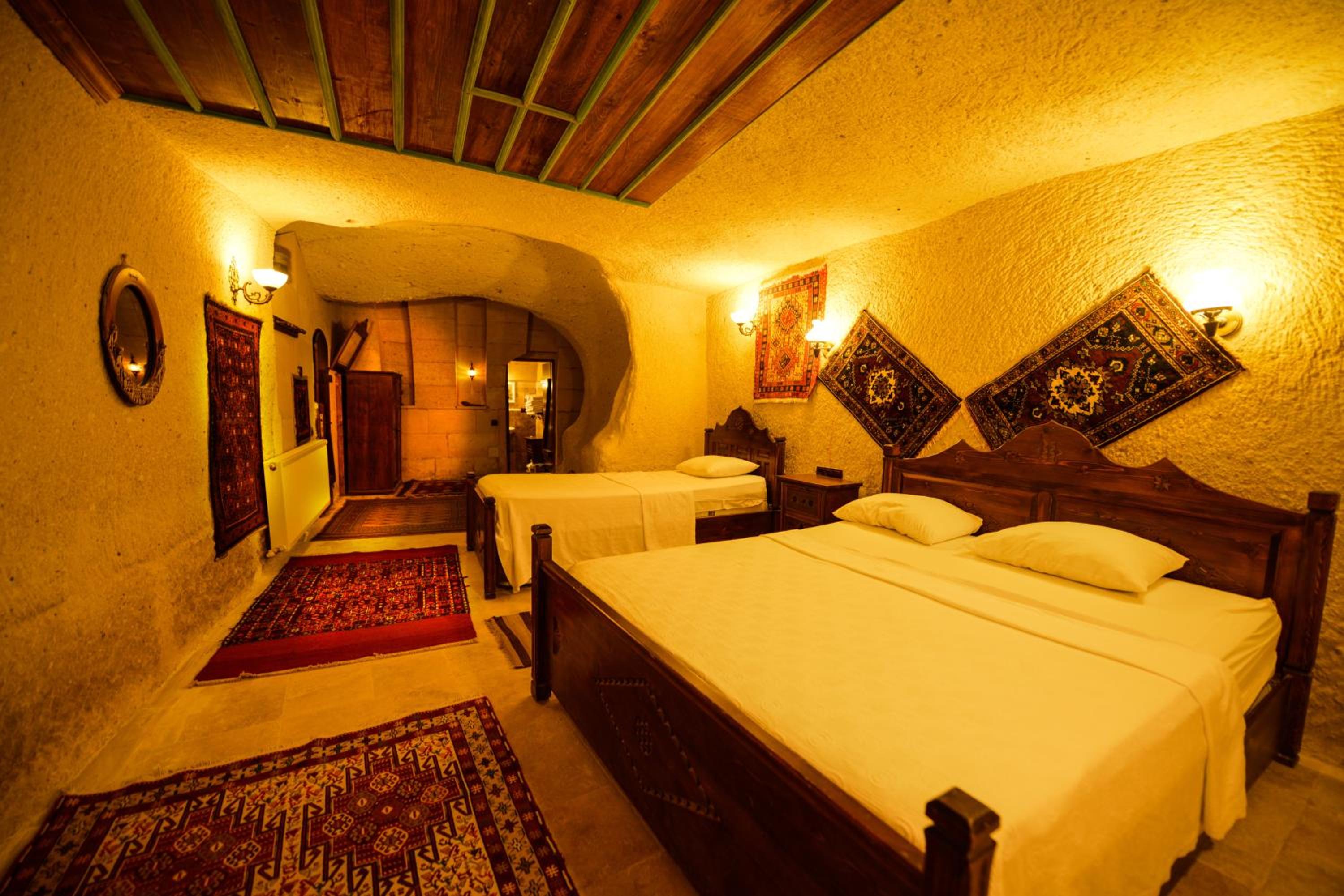 Cave, Suite