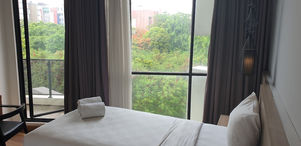 ROOM, DOUBLE BED, BALCONY, SMOKING
