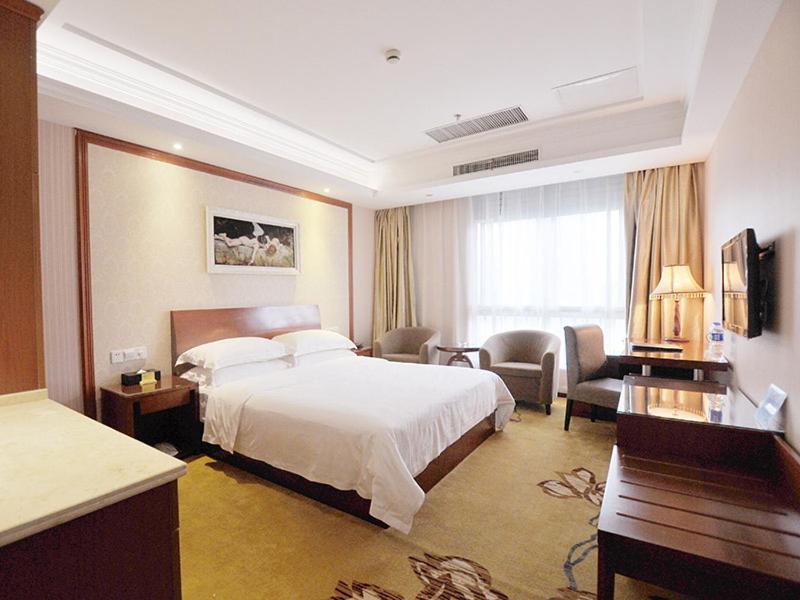 Vienna Hotel (Nantong Tongzhou Bus Station) 19/26
