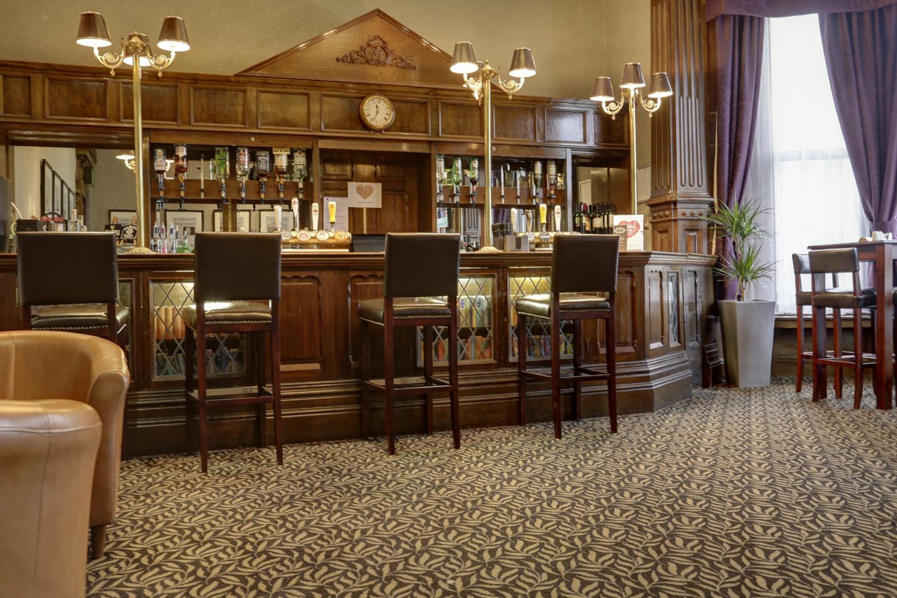 The Oaks Hotel 39/51