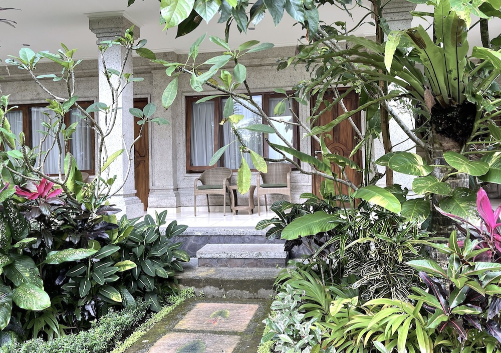Om Ham Retreat And Resort 71/73