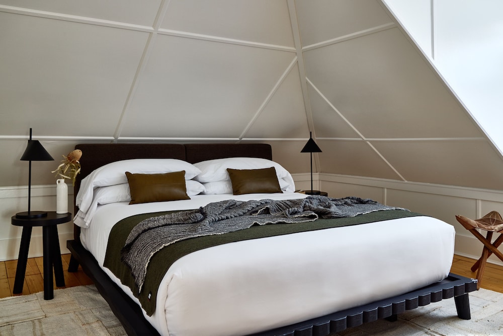 Cupola, Suite, King Bed