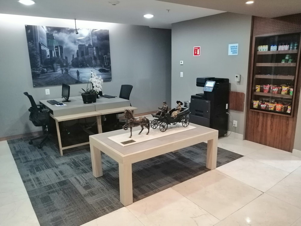 Holiday Inn Express Mexico Reforma, an IHG Hotel 50/66
