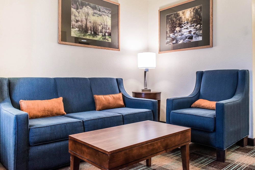 Comfort Inn Suites Sheridan 14/25