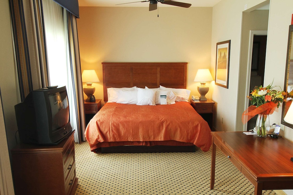 Homewood Suites by Hilton Laredo at Mall del Norte 21/75