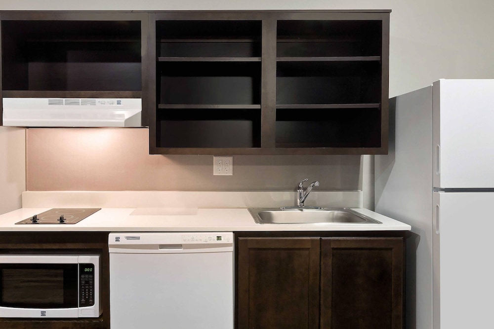 WoodSpring Suites Houston IAH Airport 47/48