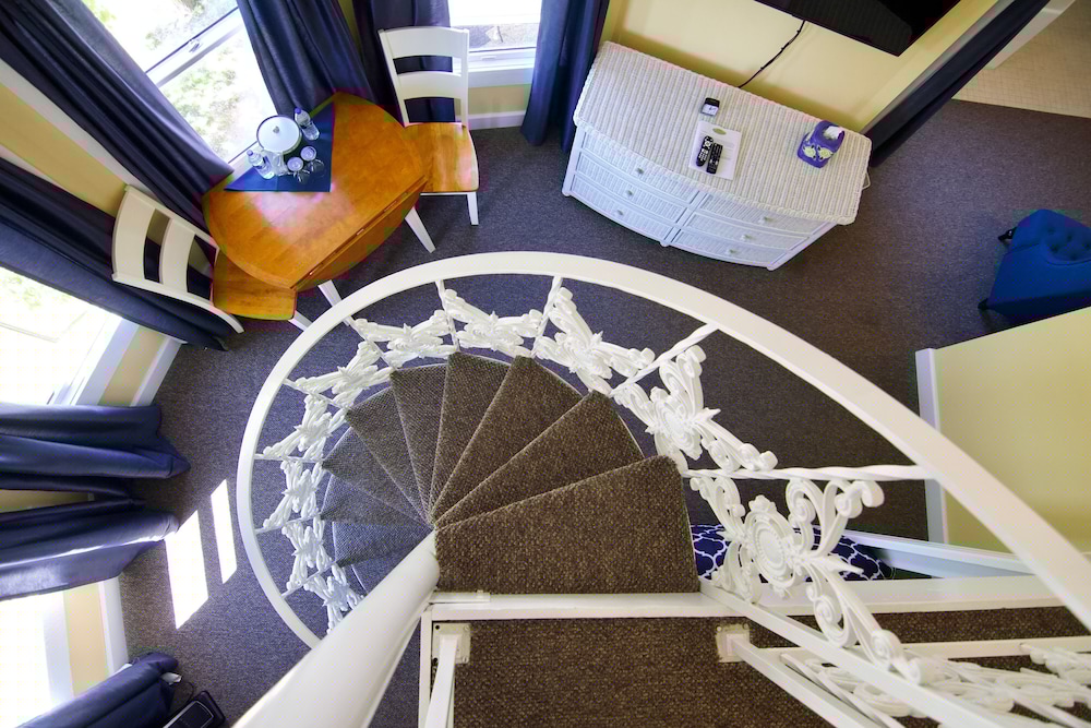 The Hotel Frankfort 64/74