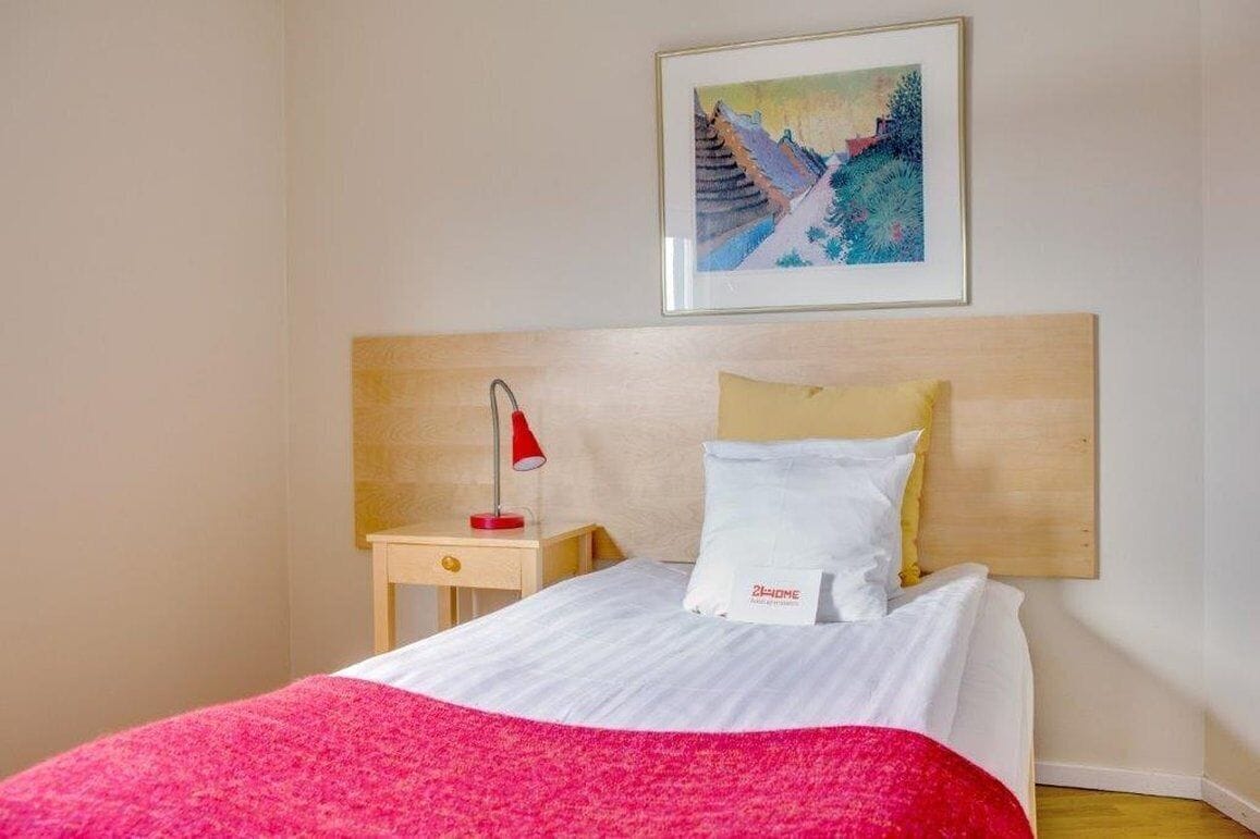 STUDIO, SINGLE, SINGLE BED