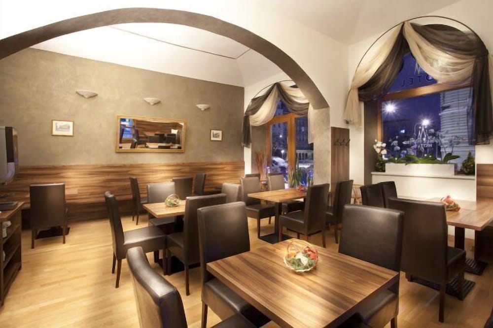 Prague Centre Superior Hotel 53/61