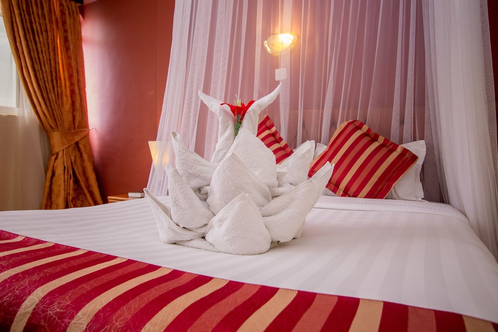 Hillcourt Resort Spa 39/76