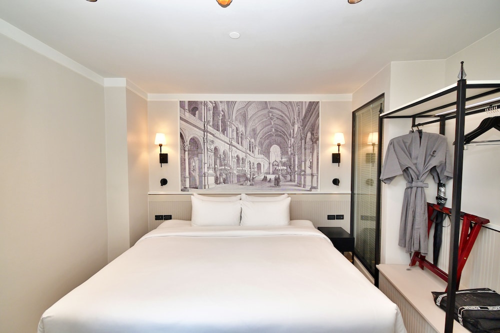 Chateau Du Village Patong 26/65