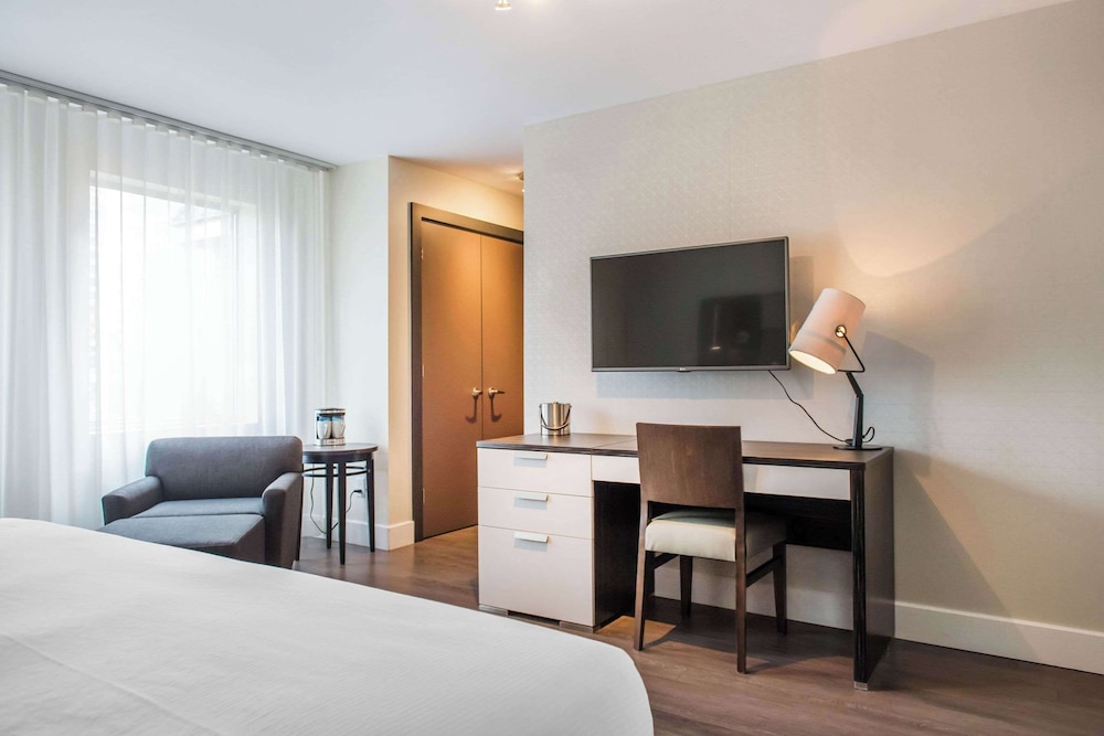 Room, King Bed