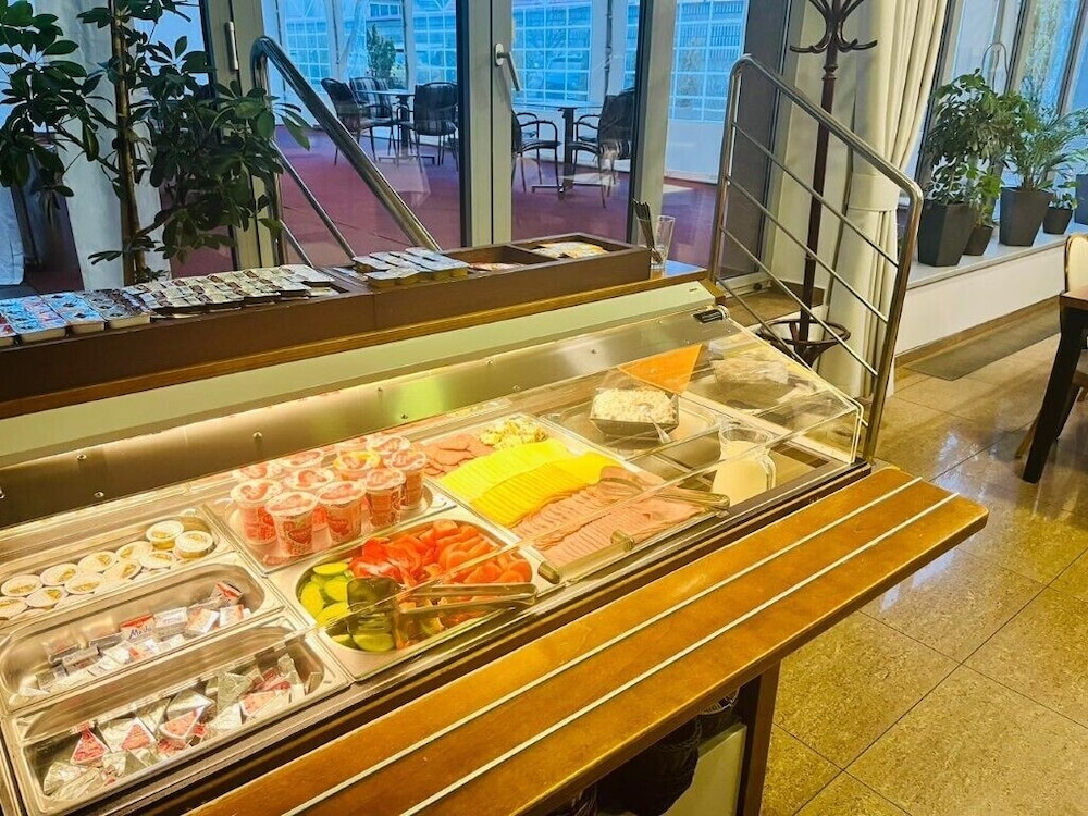 Hotel Eminent 22/45