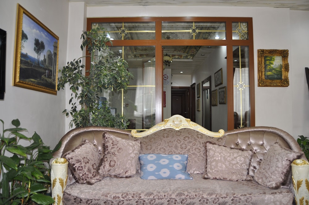 Basileus Hotel 64/79