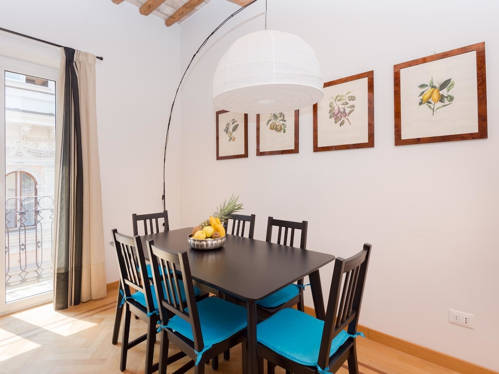 RSH Trevi Fountain Luxury Apartment 32/39
