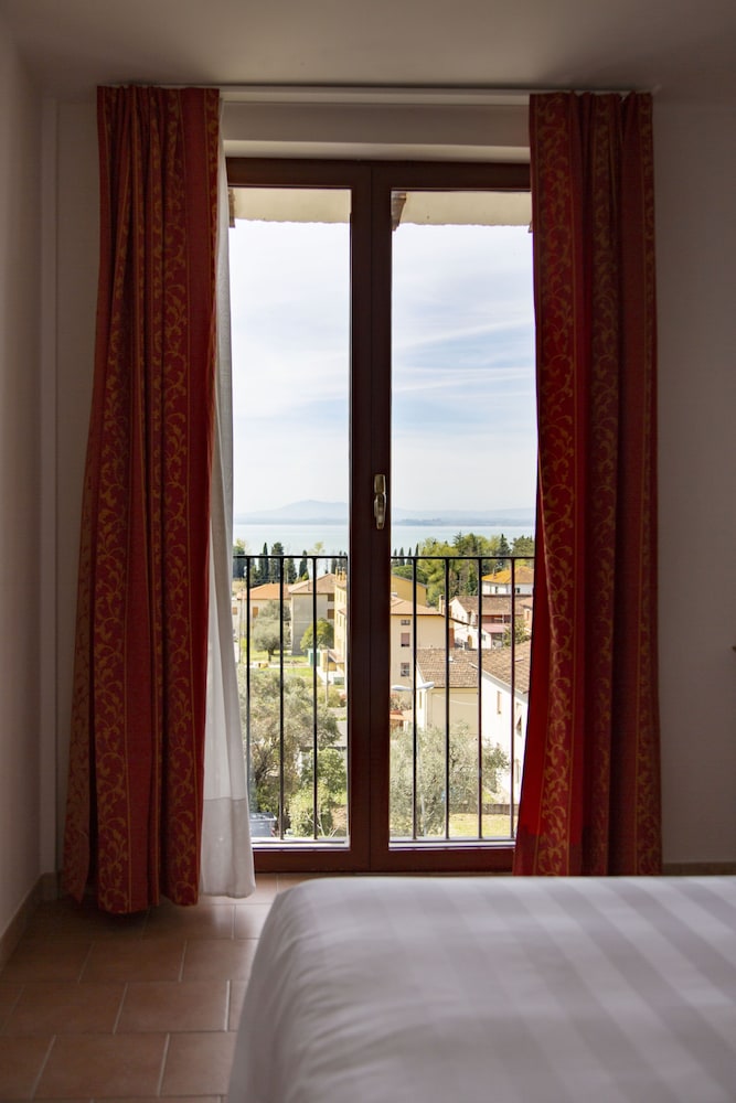 VILLA PARADISO VILLAGE 45/73