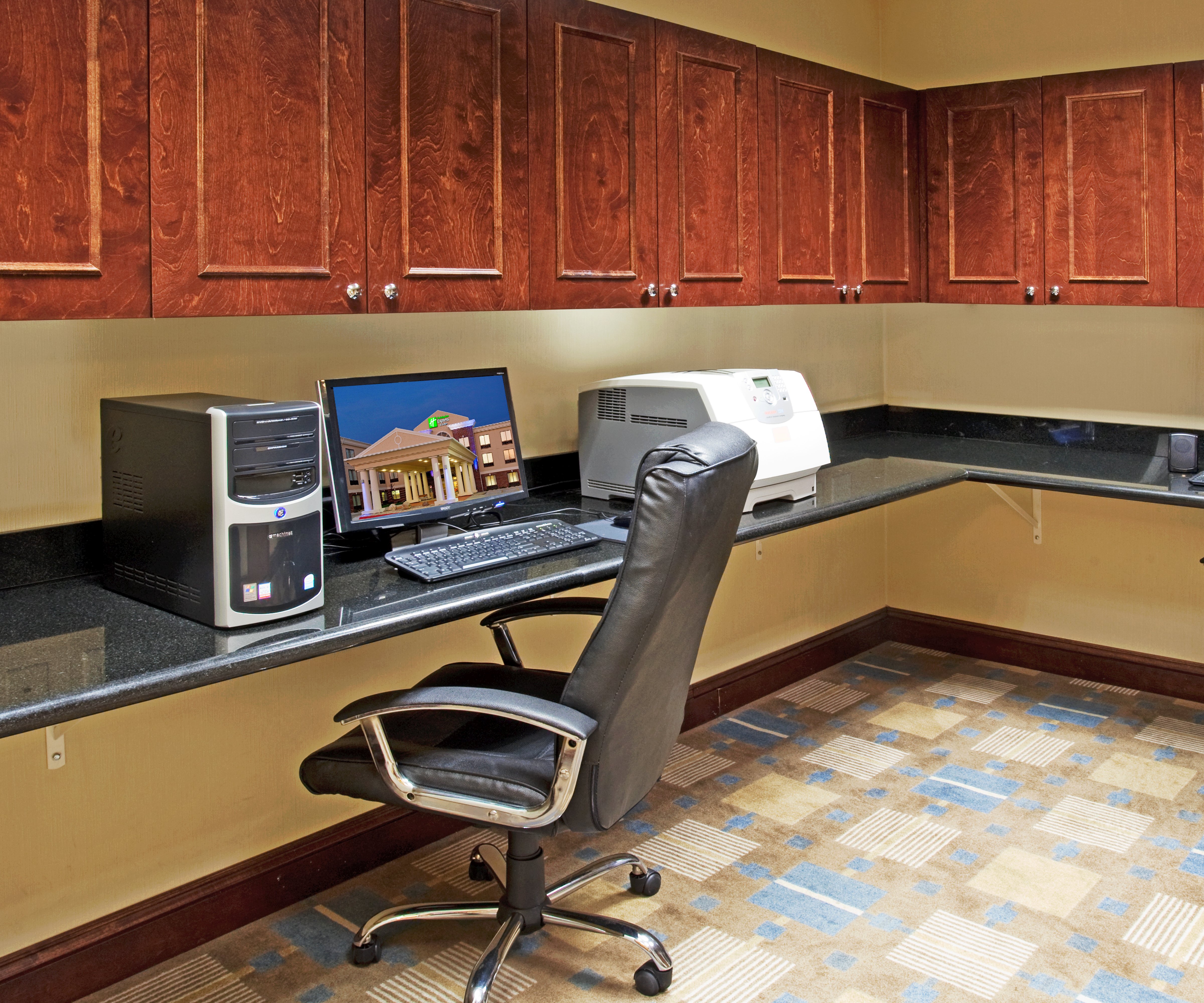 Holiday Inn Express Hotel And Suites Buffalo 62/66