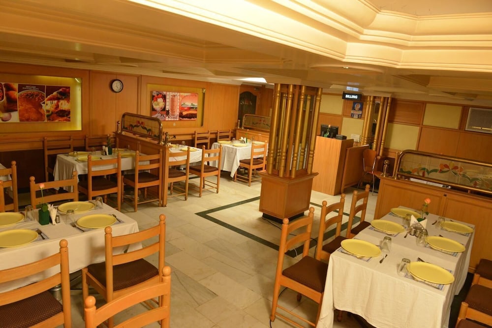 Sree Bharani Hotel 21/27