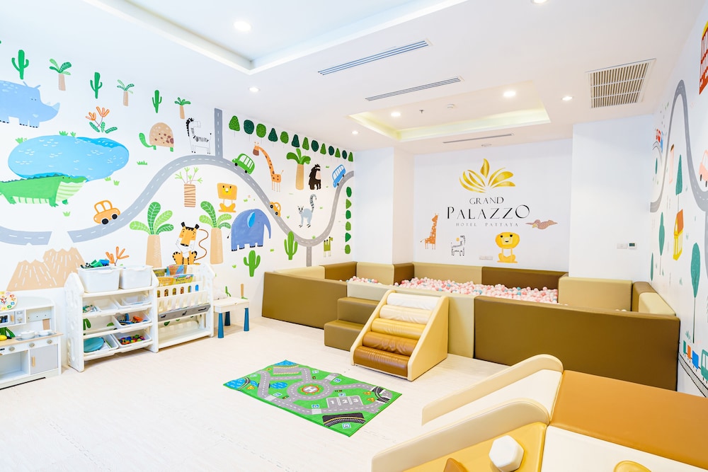 Grand Palazzo Hotel 53/61