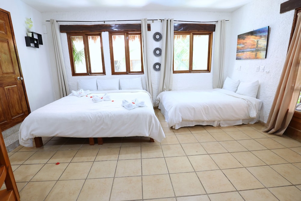 FAMILY SUITE, COBA, PRIVATE BATHROOM, BALCONY