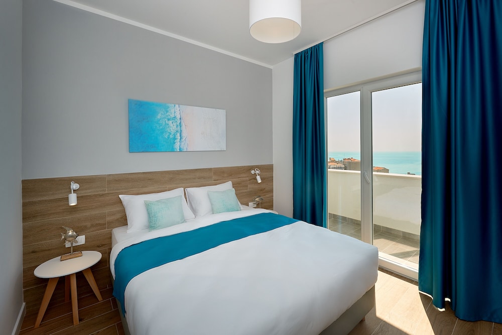 Hotel Larimar 13/50