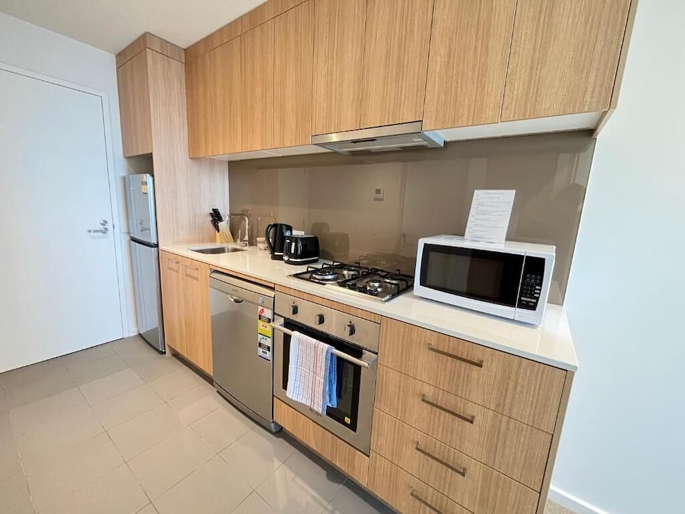 Tasha's Apartments on Morphett 9/50