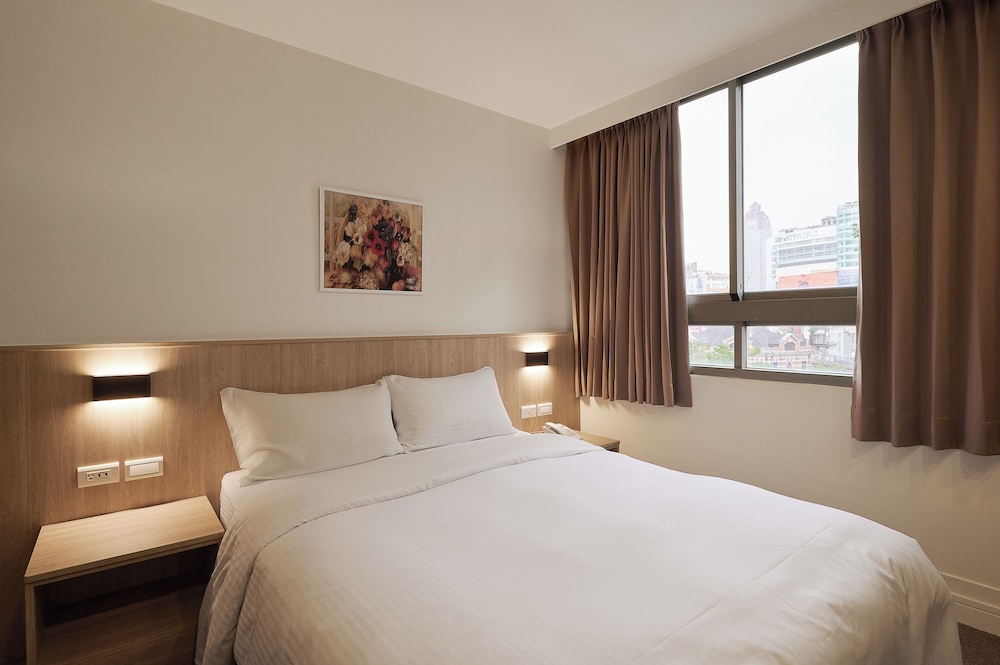 BUSINESS, DOUBLE BED