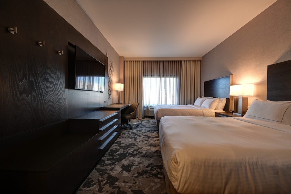 DoubleTree by Hilton Denver International Airport (ex. Holiday Inn Hotel And Suites) 8/45