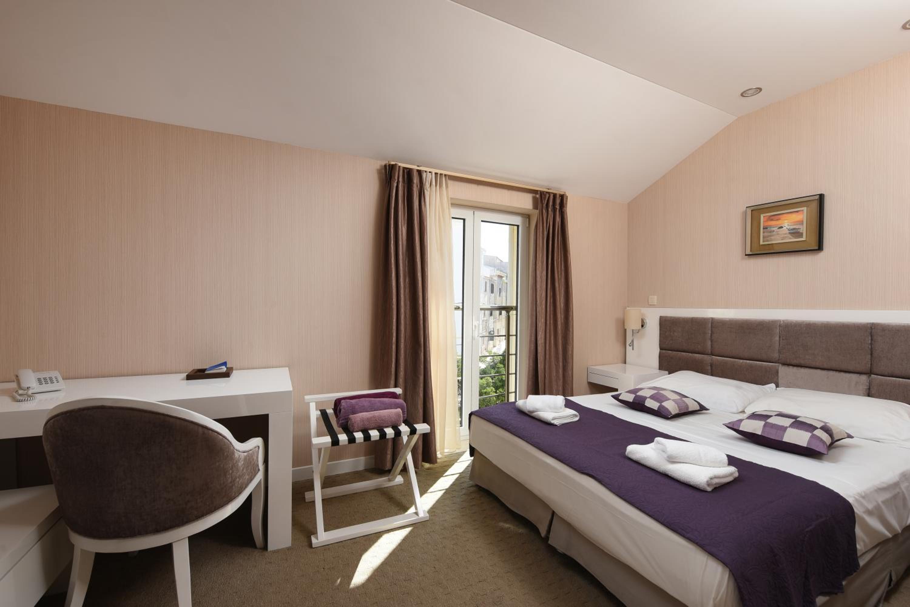 غرفة بسرير مزدوج بإطلالة على الحديقة، Hotel Park Smokva 2/10