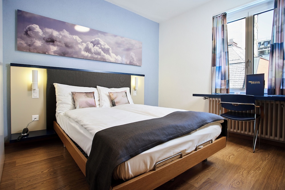 Bristol Hotel Zurich 28/50
