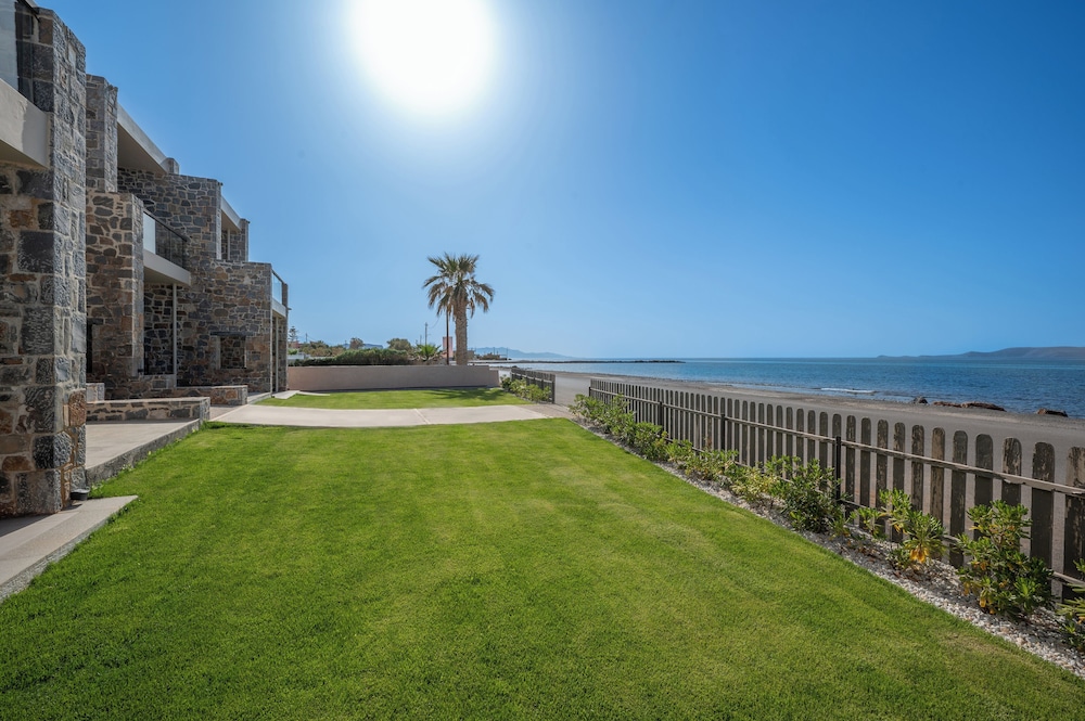 Creteco Hotel & Suites 68/72