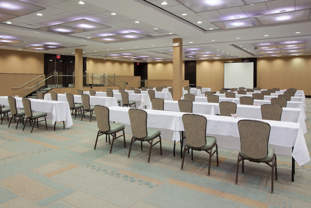 CROWNE PLAZA LOMBARD DOWNERS GROVE 60/74