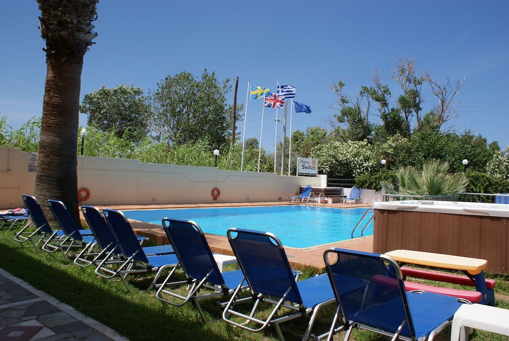 SUNNY SUITES 48/51