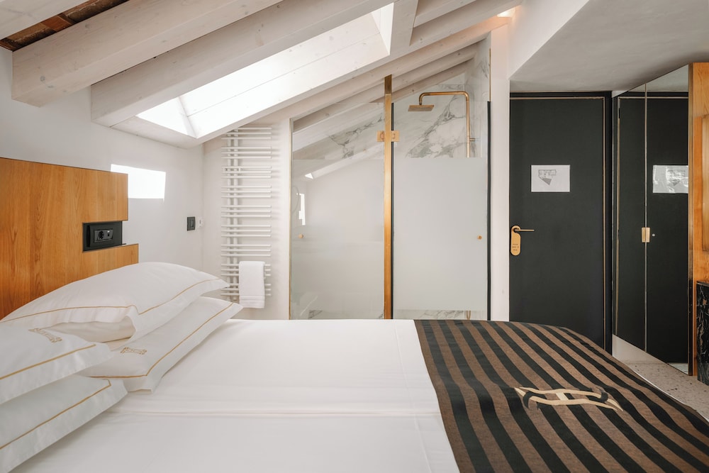 PALAZZO, CLASSIC, DOUBLE BED