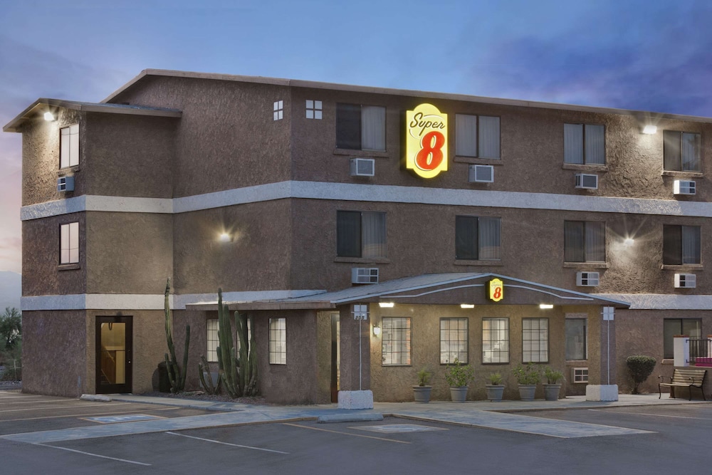 Super 8 by Wyndham Lake Havasu City 2/15