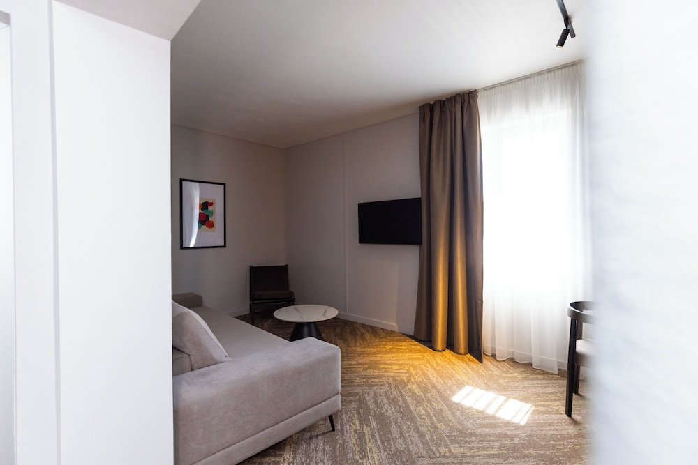 Grand Hotel Coroana 36/55