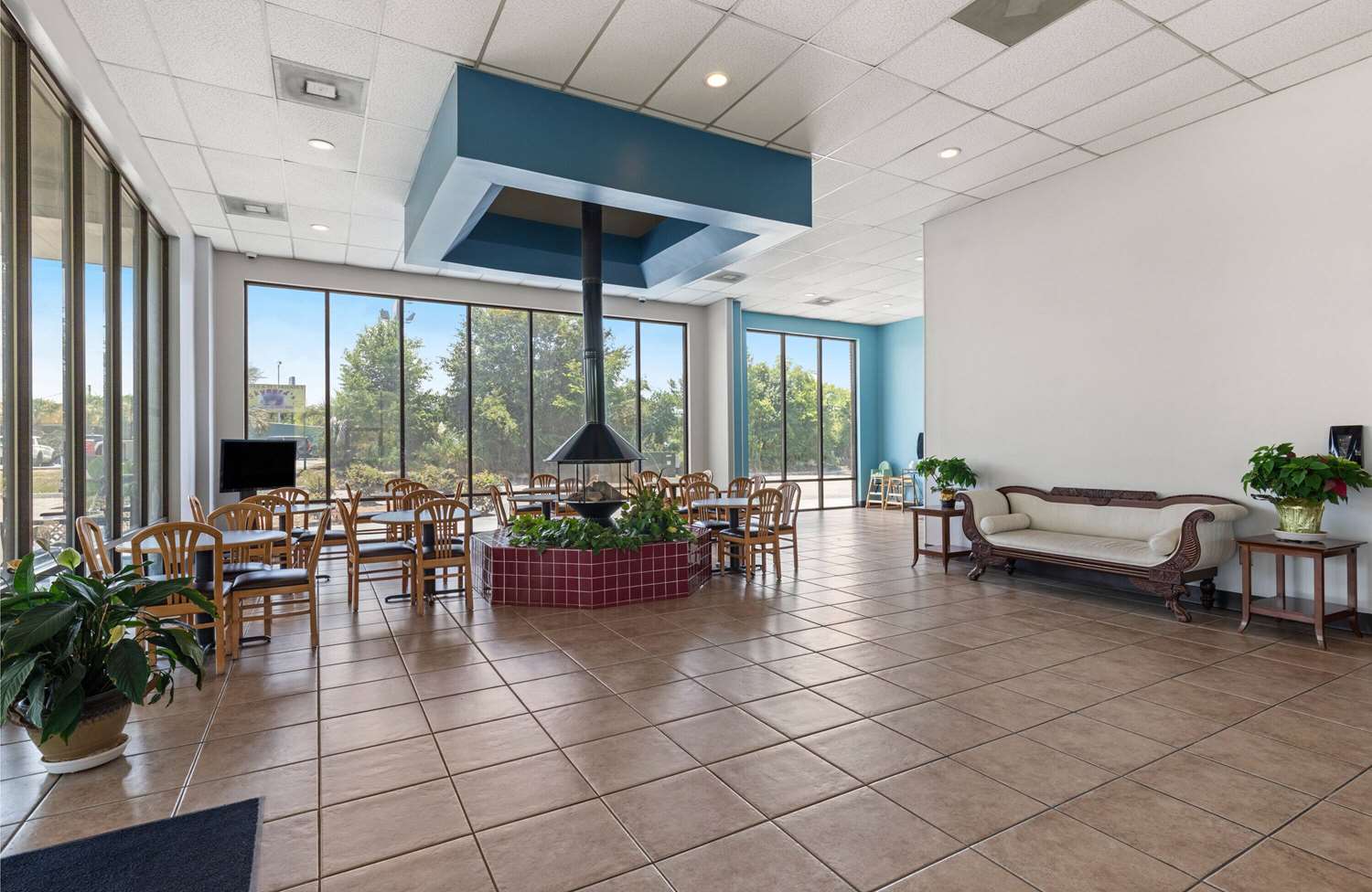 Days Inn by Wyndham - St. George, SC 23/41
