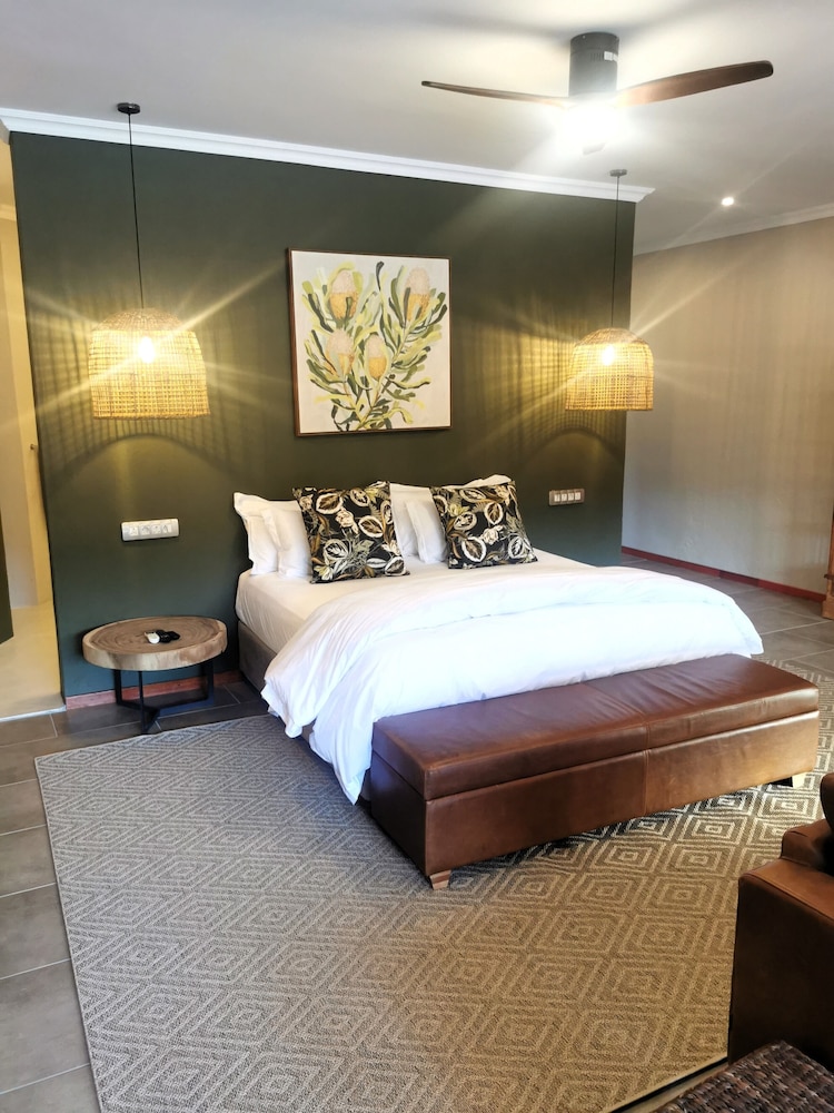 LUXURY, DOUBLE BED